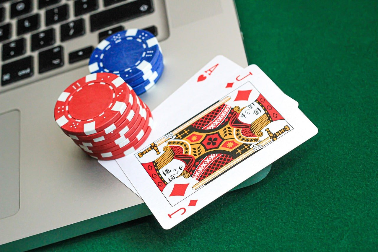 Live casino dealer table experience at plus7777 for Philippines members